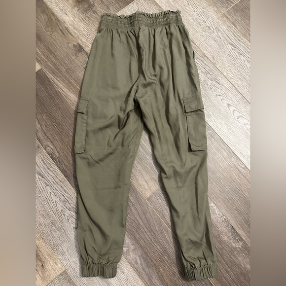 NWOT Abercrombie & Fitch | Cargo Pants Style Joggers - Picture 4 of 4